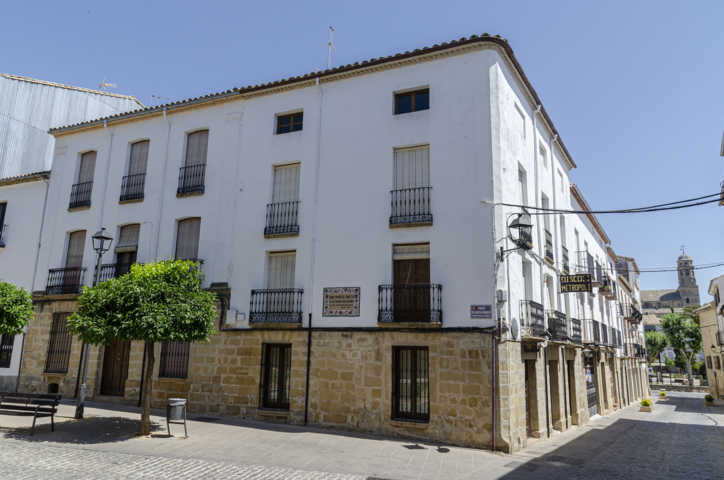 Jaén - Baeza 40 - casa donde vivió Antonio Machado.jpg